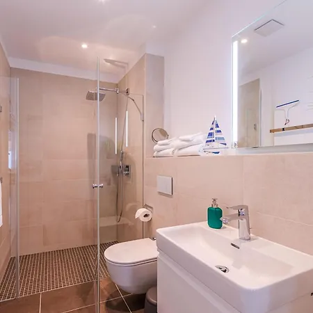 Inselzauber - 5 Sterne Mit Blick Auf Den Malchower * 말호프